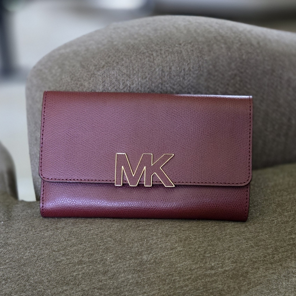 Michael Kors Wine Wallet Preloved